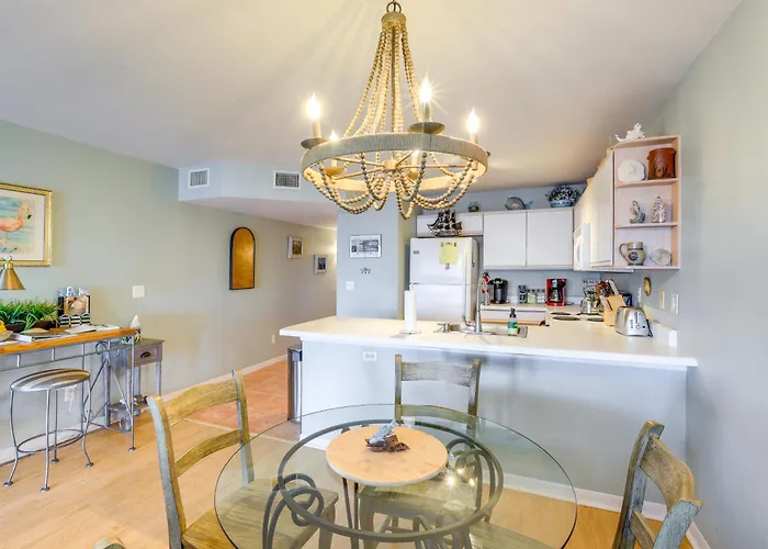 Beach & Pool Access At Condo On Cedar Key!